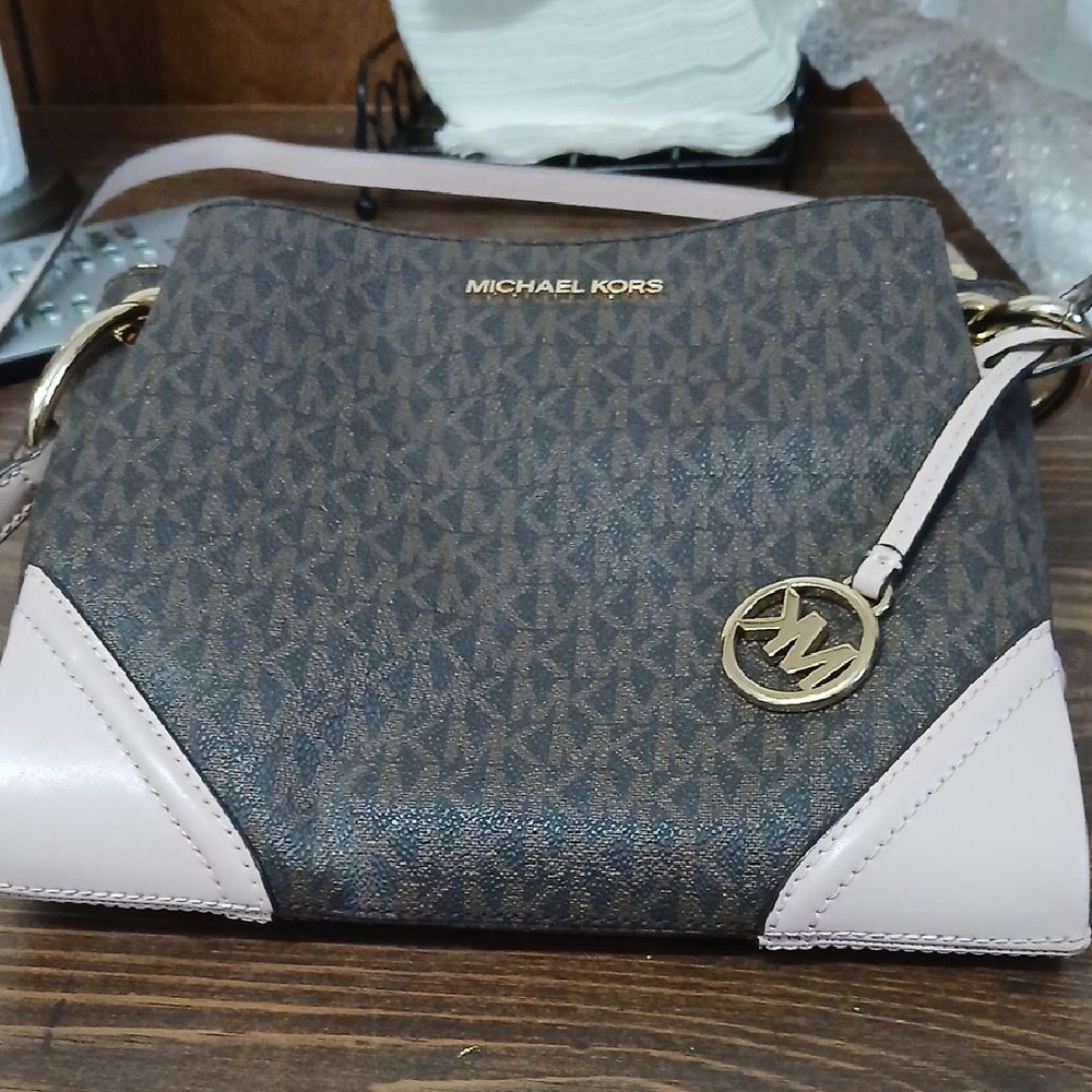 Michael Kors Jet Set Nicole Crossbody Strap Bag LEATHER PERFECT SIZE